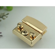 Small FL Press Lock 3.1x3.4cm