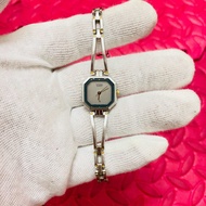 Đồng hồ Citizen lắc nữ Nhật Bản size tank 20mm hình thức đẹp 95% dây khóa zin thép không rỉ cam kết