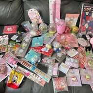 大量 Hello Kitty 水怪 精品 文具 飾物 匙扣 扭蛋
