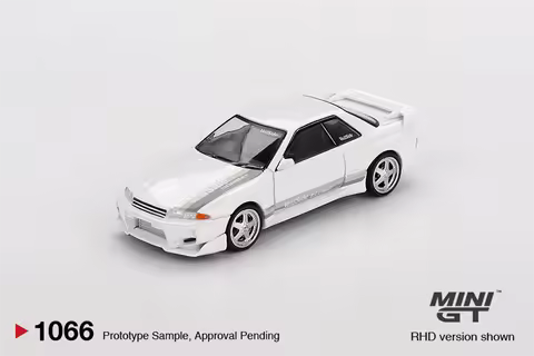 MINI GT 1:64 VeilSide R32 Combat C-I White 1066 Diecast Model Car