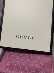Gucci桃紅＋粉紅雙面披肩