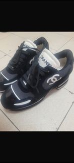 Chanel 黑色運動鞋