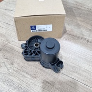 MERCEDES-BENZ C-GLASS W205 C300 BRAKE ACTUATOR MOTOR REAR