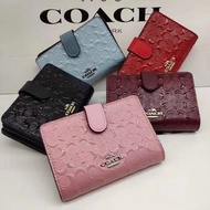 【美國正品COACH】新款壓花全皮中夾短款浮雕女士錢包25937