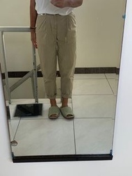 Uniqlo 卡其錐形褲 老爺褲
