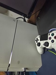 Sony PlayStation 4 白色主機