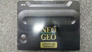 SNK NEO GEO AES 日版大卡主機盒書齊全附保證書，三者編號相符