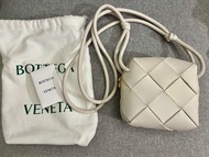 Bottega Veneta Mini Cassette bag BV 相機包