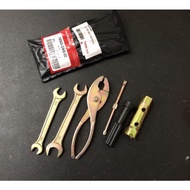 EX5 WAVE125 FUTURE DASH C70 SPANAL SET 6in1 TOOLS SPANNER SPANER PLUG TOOL BOX TYRE FOR HONDA DREAM 