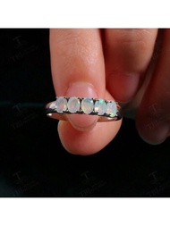 一枚小型蛋白石戒指,天然1.15克拉的橢圓形寶石3*4mm,簡約優雅的精緻珠寶,適用於女性