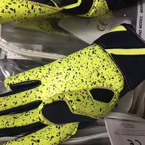 Football Goalkeeper Gloves Football Goalkeeper Gloves