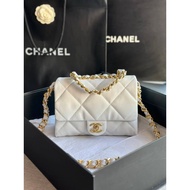 CH ANEL 2023 Early Spring New Style 22 B Flap Pillow Bag Lazy Fashion CeilingThe Thick Chain of This
