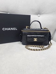 全新 Chanel 新款黑金盒子