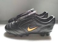 Sepatu bola Nike original bahan kulit asli
