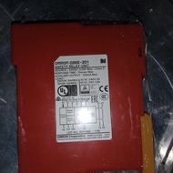 OMRON STI SAFETY RELAY G9SE 201 used