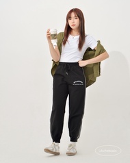 [Nhập LAZLOOK99 GIẢM 100K/500K] Quần jogger vải dù mềm dày vừa lưng chun bo gấu - Windy Jogger - by 