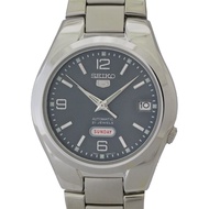 Seiko Mens SNK621K1 (Seiko5 Mens) Round Watch Silver Analog self-winding Metal Band Mens