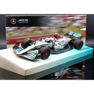 [MASH] Minichamps 1/18 Mercedes F1 W13 44 2022 Hamilton Gift Box Edition