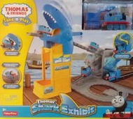湯圓嬉遊趣-FisherPrice 多多島鯊魚樂園歷險遊戲組-湯瑪士帶著走系列 湯瑪士合金小火車 