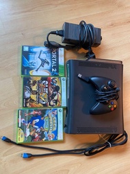 Xbox 360 ，有線手制1隻，遊戲3隻