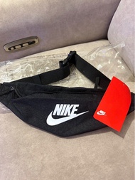 Nike 中型腰包 斜背包 側背包 慢跑 黑白 Black Waist Bag