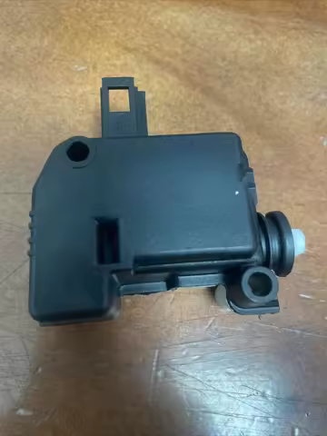 Figzero Brand New Genuine Tailgate Latch Lock Motor for Haval M1 M2 M4 H5 H6 for Greatwall Florid Co