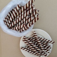 biskut zebra / biskut roll belang coklat / biskut curut / biskut tin timbang 200G
