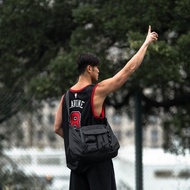 【DOUGHNUT】15吋 防潑水 側背包 Metanoia 耐磨 男包推薦-黑 ACT