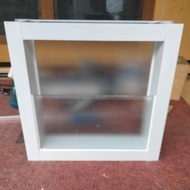 kusen Boven alumunium kaca es zig zag UK 40 x 40