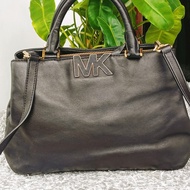 SECOND -TAS BRANDED - MICHAEL KORS - KULIT ASLI - ADA TAG ,NOSER