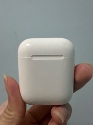 Apple AirPods 充電盒