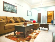 烏斯曼綽科的2臥室公寓 - 1380平方公尺/2間專用衛浴 (Family 2BHK apt 55" Uhd Tv Wi-fi Laundry Parking.)
