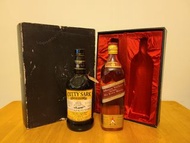 (孖裝出售)80年代Cutty sark finest old scots whisky 750ml 43% &amp; 70年代Johnnie walker red label old scotch whisky 紅牌 750ml 43%