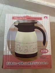 角落生物水壺