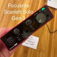 9/10 Focusrite Solo Gen 3 with USB-C cable.