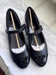 Clarks 女黑色皮鞋返學鞋 EU40