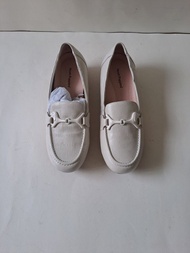 Hush Puppies 白色女款樂福鞋