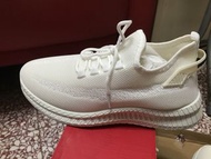 白色波鞋