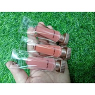lip gloss kiss beuty