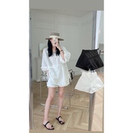 High-waisted jeans designed for pregnant women