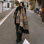 Burberry 最新款對比感格紋提花披肩斗篷 灰拼色雙面 經典中的經典 頸巾/披肩/圍巾/絲巾 Shawl Scarf (By HARAJUKU_BABY)