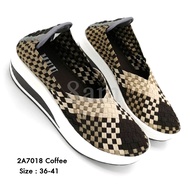 [ส่งเร็วพิเศษ!] 8am รองเท้าผ้าใบยางยืดเพื่อสุขภาพ ทำจากเส้นใยอีลาสติก ยืดหยุ่นสูง ผิวสัมผัสนุ่ม น้ำห