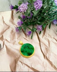 天然翡翠辣綠花青s925包金圓牌