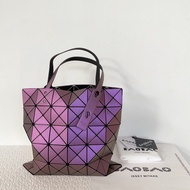 โปรโมชั่นเวลา จำกัด Issey Miyake BAO BAO with Anti-fake mark Magic chameleon color 6✖️6 tote bag shoulder bag 100%