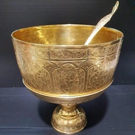 ขันพานทองเหลือง 7 นิ้ว ตอกลายกลีบบัวโบราณ พร้อมทัพพี Premium & Luxury