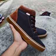 Max Star Boots Classic 36-43 Brown Gum - Men's and Women's Casual Sneakers