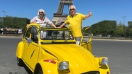 Paris private classic 2CV car tour