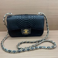 Chanel 黑色蟒蛇皮鏈條包