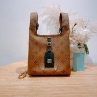 LOUIS VUITTON 路易威登迷你膠袋款鍊帶包包ATLANTIS BB MONOGRAM REVERSE