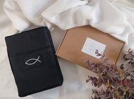 聖經書套 Bible book cover 黑色尺寸齊全 防水材質 側面附手提帶